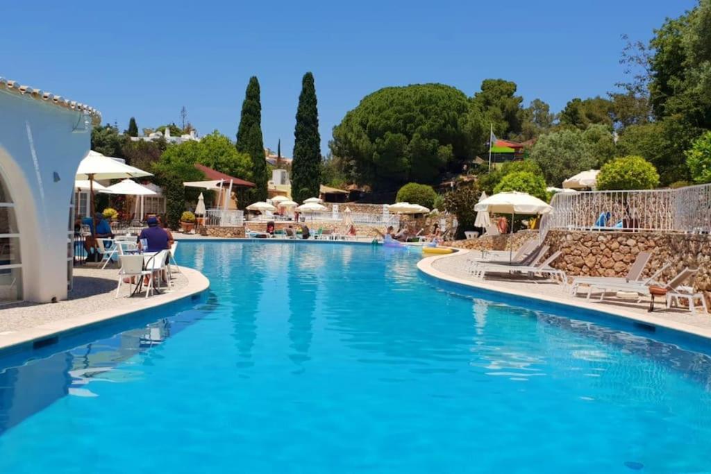 קארבואירו Fabulous Apartment In Beautiful Quinta Do Paraiso מראה חיצוני תמונה